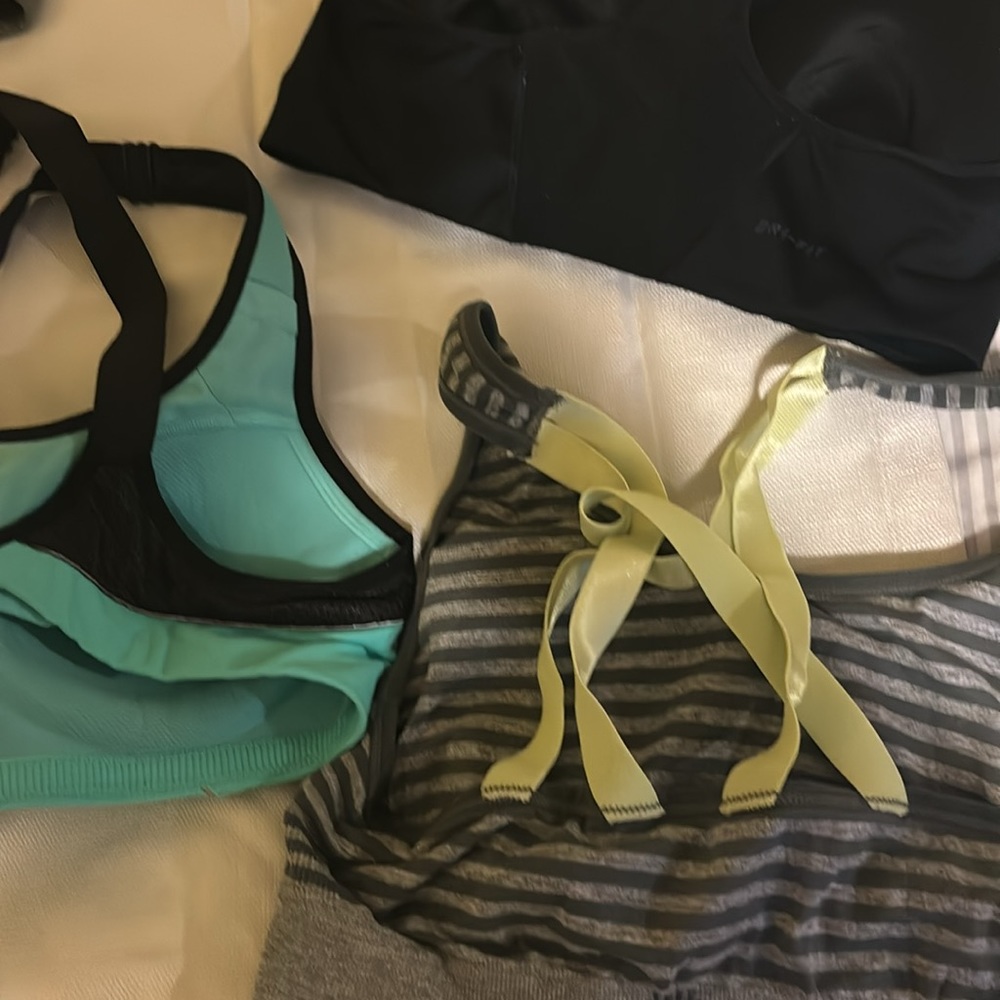 Sports bras. Nike, VSX, Mondetta, one off brand. - Picture 7 of 7